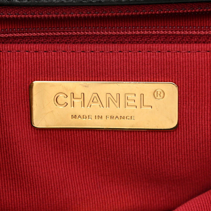 Lambskin Quilted Medium Chanel 19 Flap Black - Image 5