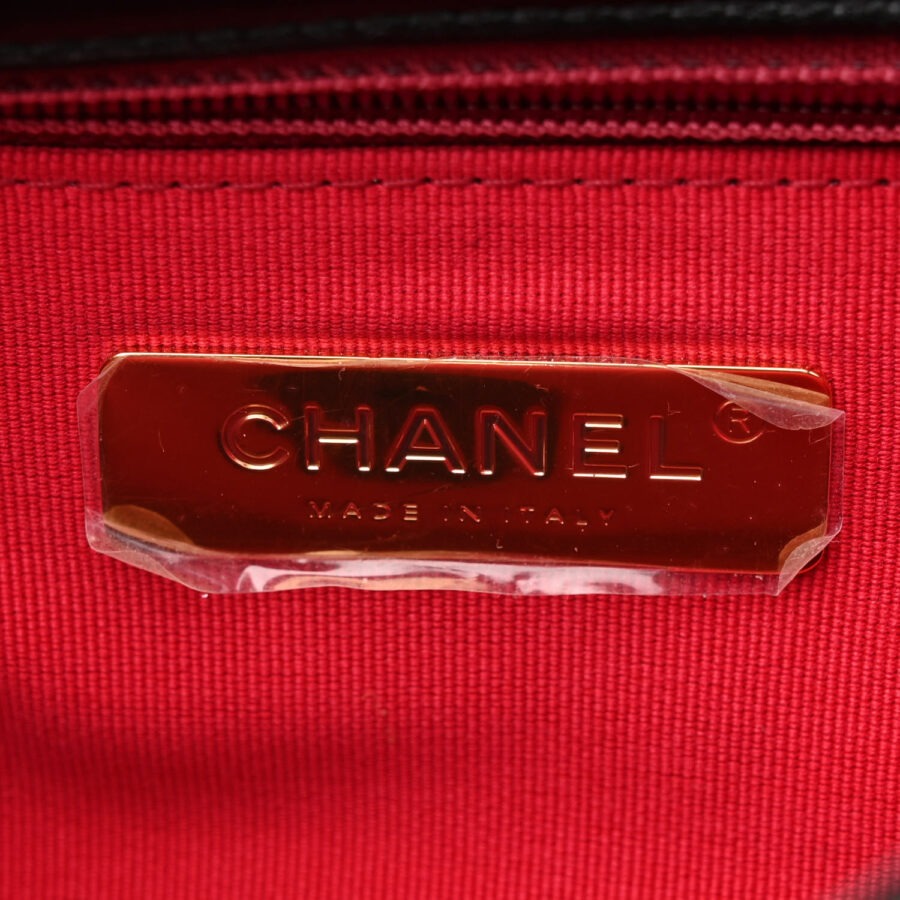 Lambskin Quilted Medium Chanel 19 Flap So Black - Image 5